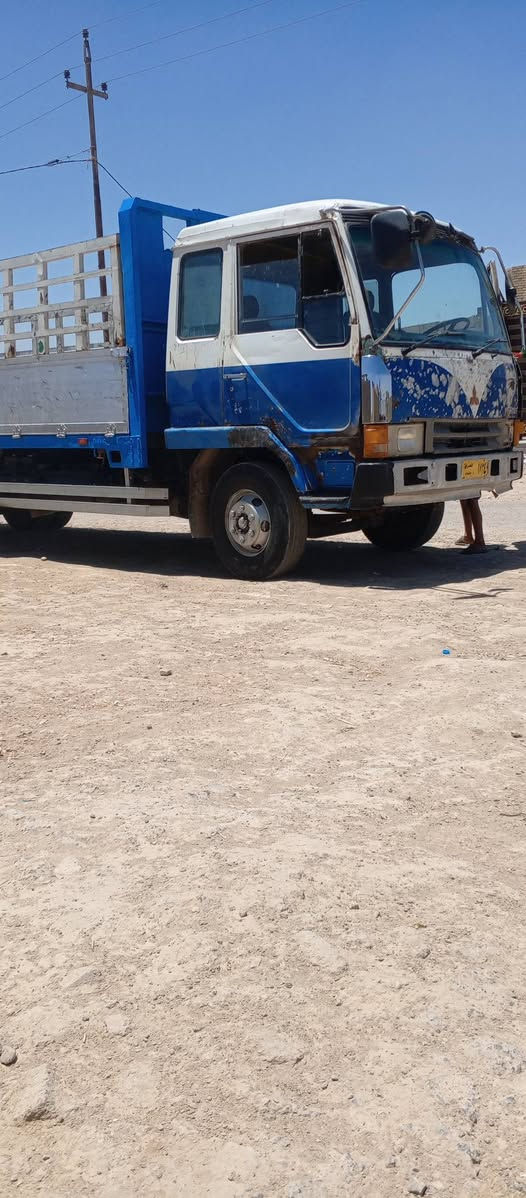 السلام عليكم فوصه للبيع  موديل 93رقم بقداد اصفر تحويل ثاني يوم محرك بس بغار بدون  صرف كير اكسن شاصي مكفولات المكان واسط المو شراي لا يتصل. رقم الهاتف***********
