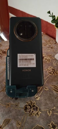 جهاز للبيع هونرx9c5gمستعمل 20يوم فقط مكفول من الشخط ومن اي شي سعره 360...