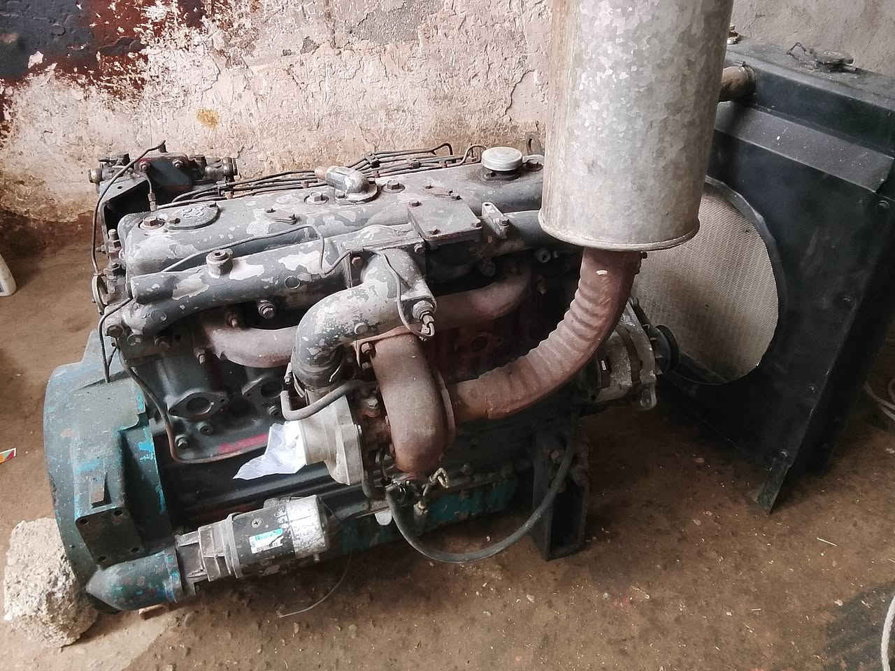 للبيع محرك بيركنز سته سوبر ابو تفاحه  ستندر لا صرف ولا نفخ ما مشتغل بالعراق استيراد من الامارات السعر 12 ورقه المكان جنوب الموصل ناحية الشوره /***********
