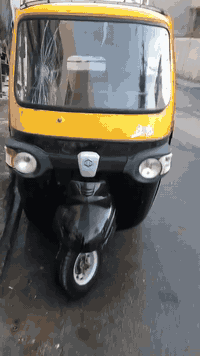 السلام عليكم تكتك بياجو موديل 18
تكتك كامله شغاله نكره سلف تفاصيل داخل الفيديو 
سعر 900 وبيها مجال بغداد الجديده النعيريه 
اوراق كامله 
اتصال ***********
واتس اب ***********
