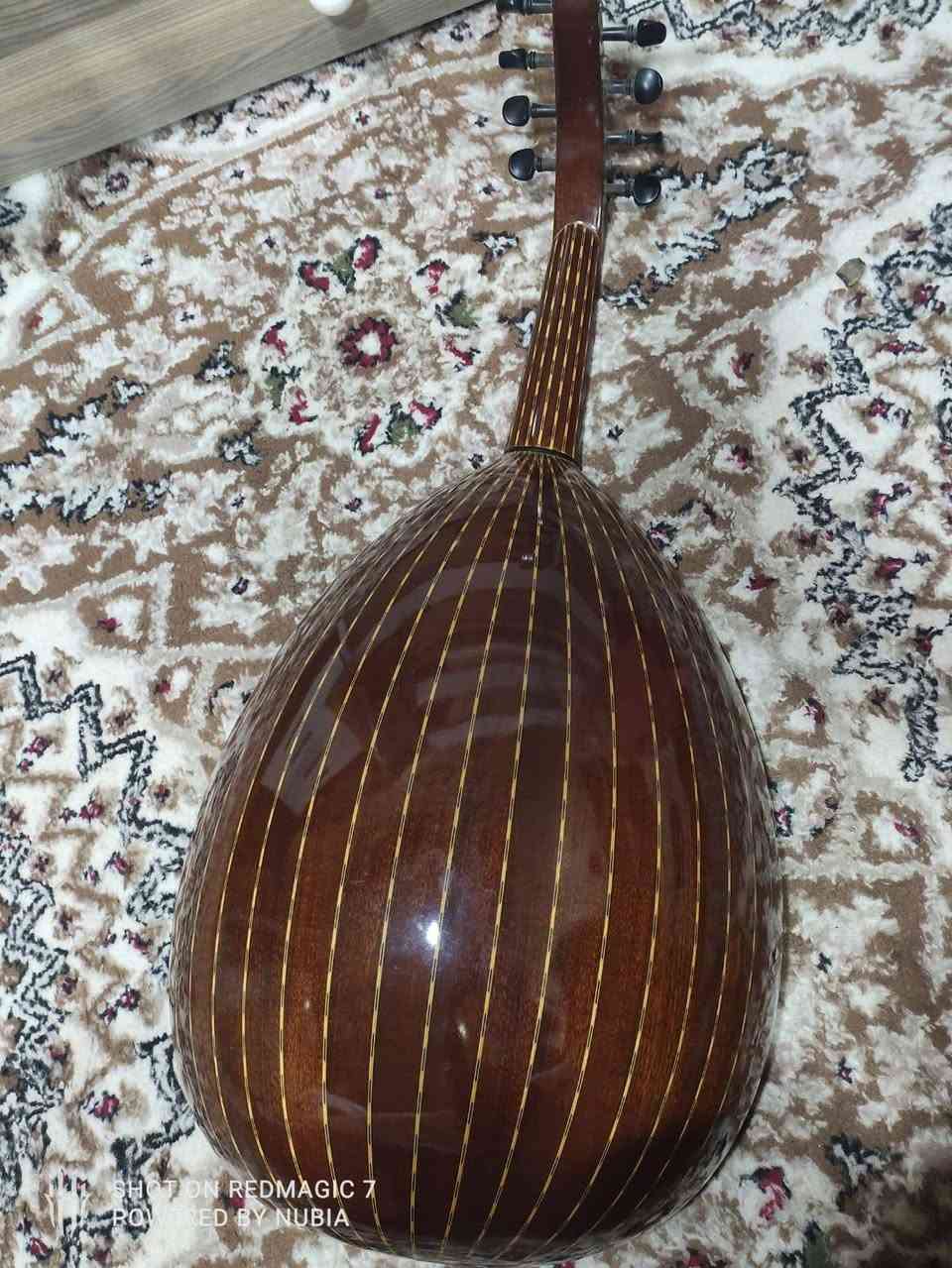 السلام عليكم متاح عود نظيف  مع ملحقاته للاستفسار ***********
