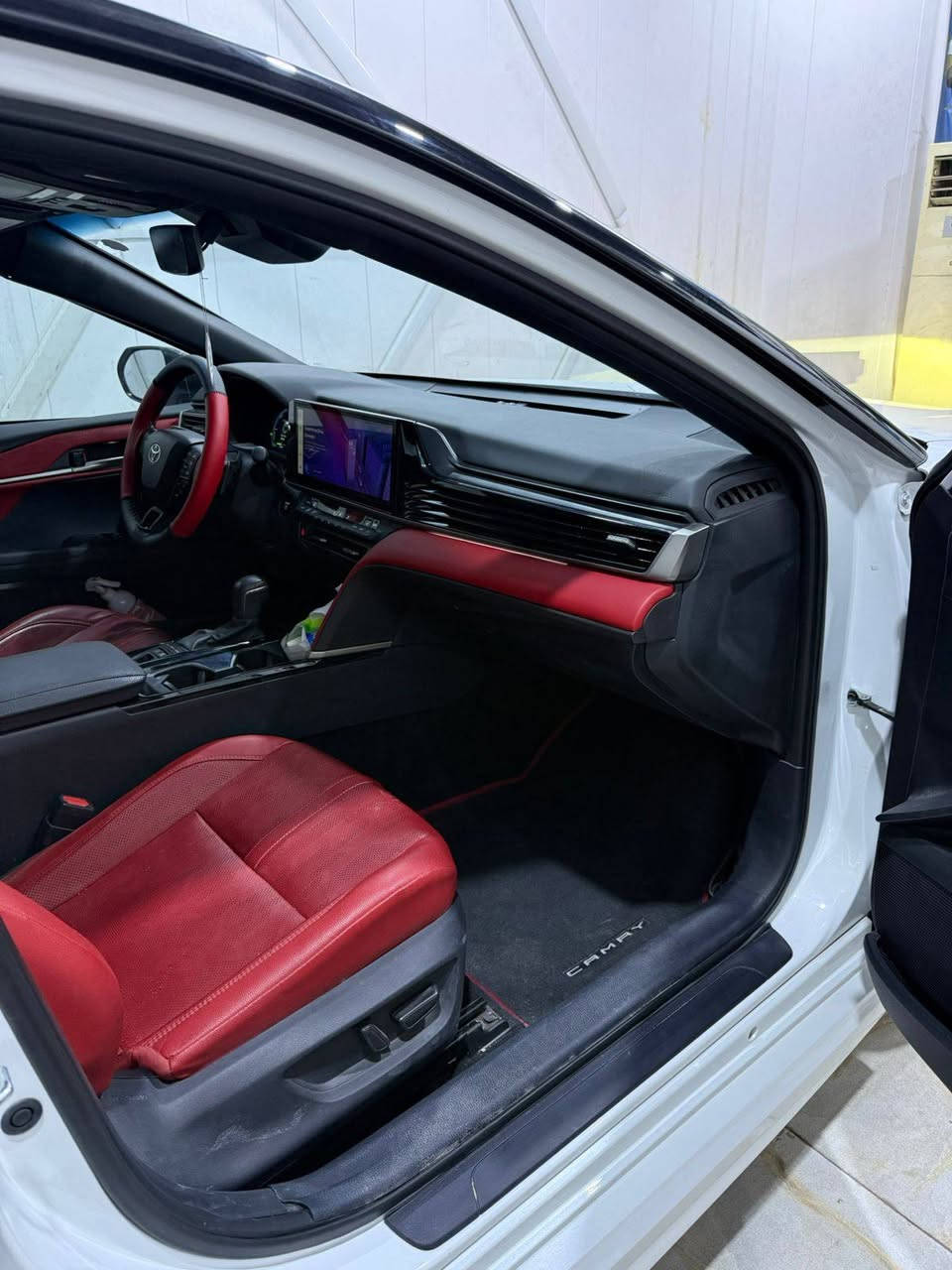 ✅تيوتا كامري 2025  XSE وارد امريكي
✅اللون ابيض صدفي توكلر / فول مواصفات 1/1
✅دخول جديد
حادث سياره / بيبان اثنين تبديل بيبان وكاله اصلي نفس اللون  ونص الجاملغ يعني ٣ قطع
مواصفات XSE
🔹داخل جلد احمر
🔹بصمة تشغيل ابواب
🔹فتح الصندوك ذكي
🔹محرك 2500 هايبرد
🔹دشبول دجتل
🔹رادارات 360 درجة ( امامي جانبي خلفي ) تمنع التصادم الامامي والجانبي والخلفي
🔹التحذير عند فتح الباب
🔹تحكمات ستيرن 4 جهات
🔹 شاشة 4 وضعيات للعدادات
🔹 4 وضعيات قيادة ( عادي/ سبورت /ذكي / اقتصادي )
🔹مثبت سرعة ذكي ( التحذير عند مغادرة المسار )
‏🔹Auto Hold التوقف لفترات قصيرة
🔹الهاند بريك بصمة
🔹شاشة  حجم كبير لمس تدعم نظام الابل كار بلي والاندرويد اوتو بدون كيبل يربط التلفون واير ليس و GPS
🔹شحن واير ليس
🔹نظام الصوت Bose عدد السماعات 8 ‏
🔹دخول ذكي عند الاقتراب
🔹لايت لد
🔹نقطة عمياء
🔹تدفئة بالكشنات
🔹 لد متغير الالوان لون على طول الدشبول
🔹تحديد مسار وقيادة ذاتية  ورادار امامي
🔹مانع انزلاق
العنوان 📍نجف
للتواصل ☎️ ***********
