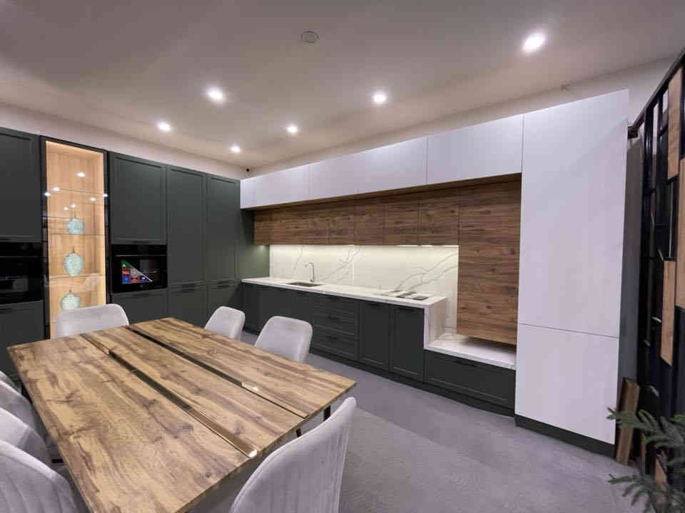 كاونتر خشب ايطالي بالون بريس اج دي اف عرض شركة مامستخدم
كله كوارتز 
بدون اجهزة
جوكر يترتب حسب اي مطبخ
سنك استيل 
قياسه الارتفاع مترين و60سم

ضلع السنك 4متر و58سم
وضلع الي بصفه 4متر
سعره خاص 
توصيل مجاني من لسليمانية لبغداد وديالى وصلاح الدين وكروكوك
وشد موجود بكروة 
***********
اتصال واتساب @
