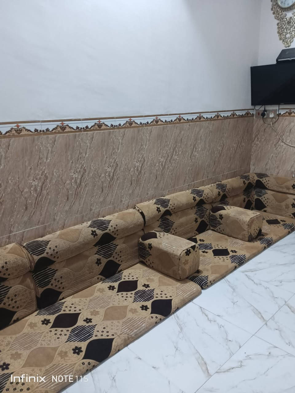 للبيع جلسه نظيفه  مابيه اي شي  12متر


**إذا كنت صاحب هذا الإعلان وتريد حذفه لأي سبب، رجاءا أرسل رسالة إلى الدعم الفني**