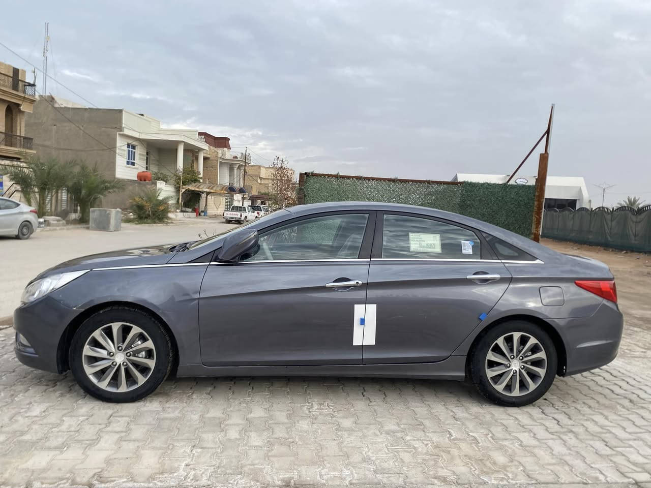 للبيع سوناتا 2013 خليجي 
سياره كفاله فتح ضربه تبديل عدا رشه نص جاملغ امامي 
مكينه كير حداديه تخم تاير كله شرط سياره جاهزه من كلشي 
تبريد قطعتين حساس مري شفط ويل كروم شاشه كامره تحكم فول ماشيه 200 رقم مثنى بسمنا سنويه ل 30
السعر 115 وبي مجال لشراي 
***********
مكان السياره السماوه
