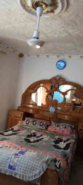 بيت للبيع اصلاح زراعي المساحة 170م العنوان الحمزة الغربي حي العسكري قرب ساحة ناجي القديمة يوجد فيه غرفة نوم ومطبخ وصاله وصحيات خارجية وكراج وحديقة السعر 26 الاستفسار الاتصال على الرقم ***********
