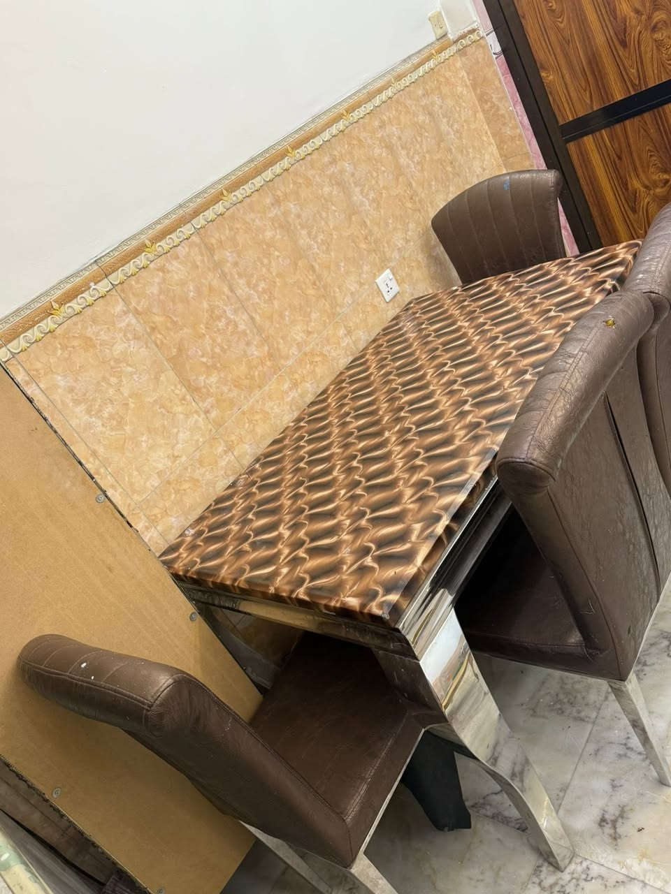 مرحبا بنات هذن الغراض للبيع ميز طعام ثكيل ويا 6كراسي ب-160 ميز تلفزيون جديد 35 طبله وسطيه ب25


**إذا كنت صاحب هذا الإعلان وتريد حذفه لأي سبب، رجاءا أرسل رسالة إلى الدعم الفني**