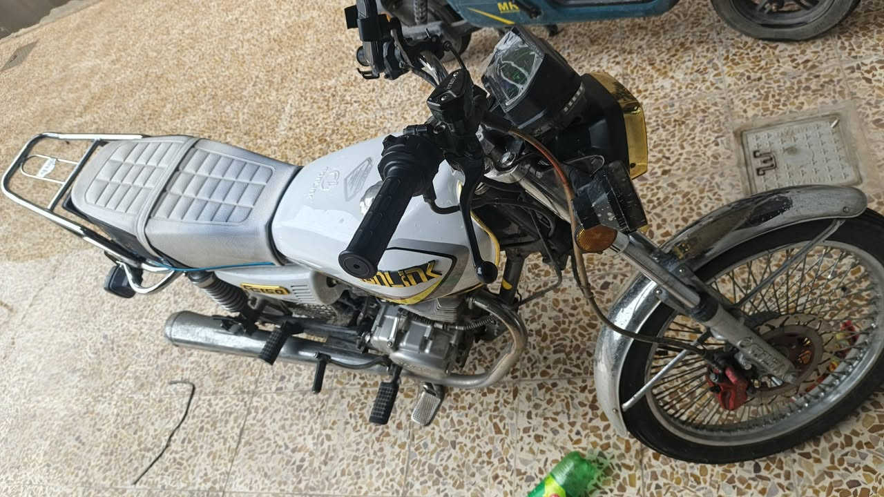 سلام عليكم
دراجه ايراني للبيع سونلك 
موديل 2023
مرقمه /كركوك شرط تحويل 
رقم الهاتف ‏‪***********‬‏
او واتساب ***********
