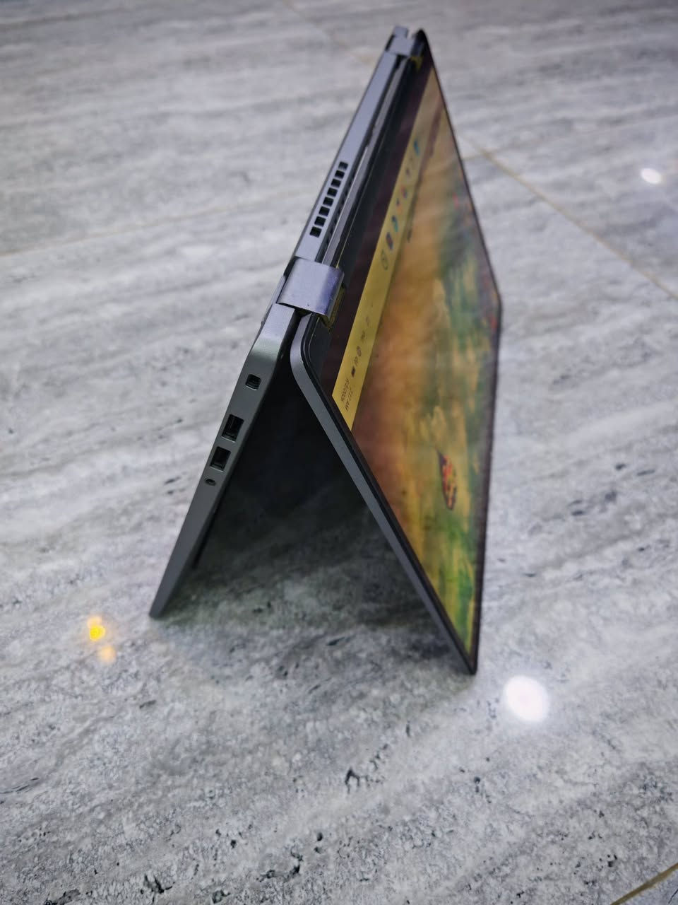 💻 الأداء الفخم والمتانة في جهاز واحد! Dell Latitude 7410 
​إذا كنت تبحث عن لابتوب يجمع بين القوة اللامتناهية والتصميم العملي الأنيق بسعر(500 الف) مكتب اليسر يقدّم لك العملاق Dell Latitude 7410 بنسخة راقية ومواصفات خارقة! 🚀
​الجهاز مثالي للمهندسين، الطلاب، المبرمجين، ورجال الأعمال الذين يبحثون عن سلاسة مطلقة في الأداء.
​🔍 المواصفات الفنية:
​المعالج: Core i7 (جيل عاشر 10th Gen) - أداء قوي وسريع جداً في معالجة البيانات.
​الذاكرة العشوائية (RAM): سعة 32GB DDR4.. انسى التعليق تماماً وافتح مئات النوافذ في وقت واحد!
​التخزين: 256GB SSD فائق السرعة لإقلاع النظام وتشغيل البرامج بلمح البصر.
​الشاشة: بحجم 14 بوصة بدقة عالية، تدعم اللمس وتتحول 360 درجة (قلاب) لتستمتع بجهاز لابتوب وتابلت في نفس الوقت!
​كرت الشاشة: داخلي Intel UHD يقرأ حتى 16GB (مشاركة مع الرام العملاق) لتشغيل البرامج اليومية والمكتبية بكفاءة عالية.
​النظافة: بحالة ممتازة جداً 97% كأنه جديد تماماً! ✨
​🛍️ للحجز أو الاستفسار: 
​تواصل معنا مباشرة عبر:
​📥 رسائل الصفحة
​📞 واتساب: ***********
​📍 موقعنا:
​بغداد - شارع الصناعة - مجمع الرياش - مكتب اليسر لأجهزة الحاسوب �
​( #Dell #Latitude #مكتب_اليسر #لابتوبات #بغداد_شارع_الصناعة)
