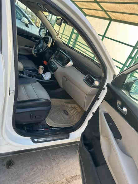 كيا سورنتو خليجي 
رقم بغداد انكليزي بسمي 
موديل 2016 شكل ال٢٠
لون ابيض 
٦ سلندر ٧ راكب 
فوووووول مواصفات ١/١
بصمتين: تشغيل وتقفيل 
بنورمااااا طكتين جام 
الباب الخلفي كهرباء 
بردات خلفية اصلية 
هند بريك بصمة 
فووووور ويل 4:4.
مانع انزلاق وانحدار 
اوتو هولد توقف ذاتي 
نظام إطفاء المحرك بالازدحام 
أربعة نظام ايكو درايف +سبورت 
كشنات جلد اصلي لونين 
كشنات ٢ كهرباء 
كشنات تدفئة وتبريد 
الكشنات الخلفي تدفئة 
كشنات ذاكرة خزن
 
شاشة كبيرة 
شاشة اعطال بلدشبول 

مري شفط مع القفل 
حساس امامي وخلفي 
تبريد ابيانو لمس 
تبريد ٣ قطع ثلج 
حاكية : ابلوتوث: اوكس 
كيجات السرعة زئبقية 
تحكم استيرن فول 
اضواء ترحيب بليدات 
علامة سورنتو بلدوسة 
اشاير بلمري 
لد امامي وخلفي 
لايت زنون اصلي 
ويل اكروم ١٩
تخم تاير جديد لك 
ماشية 120 الف اصلي 
كير ومكينة وصدر وحدادية وتبريد خير من اللة
بيها جاملغ الامامي الأيمن صبغ
للاستفسار عن السعر 205
 *********** بغداد
