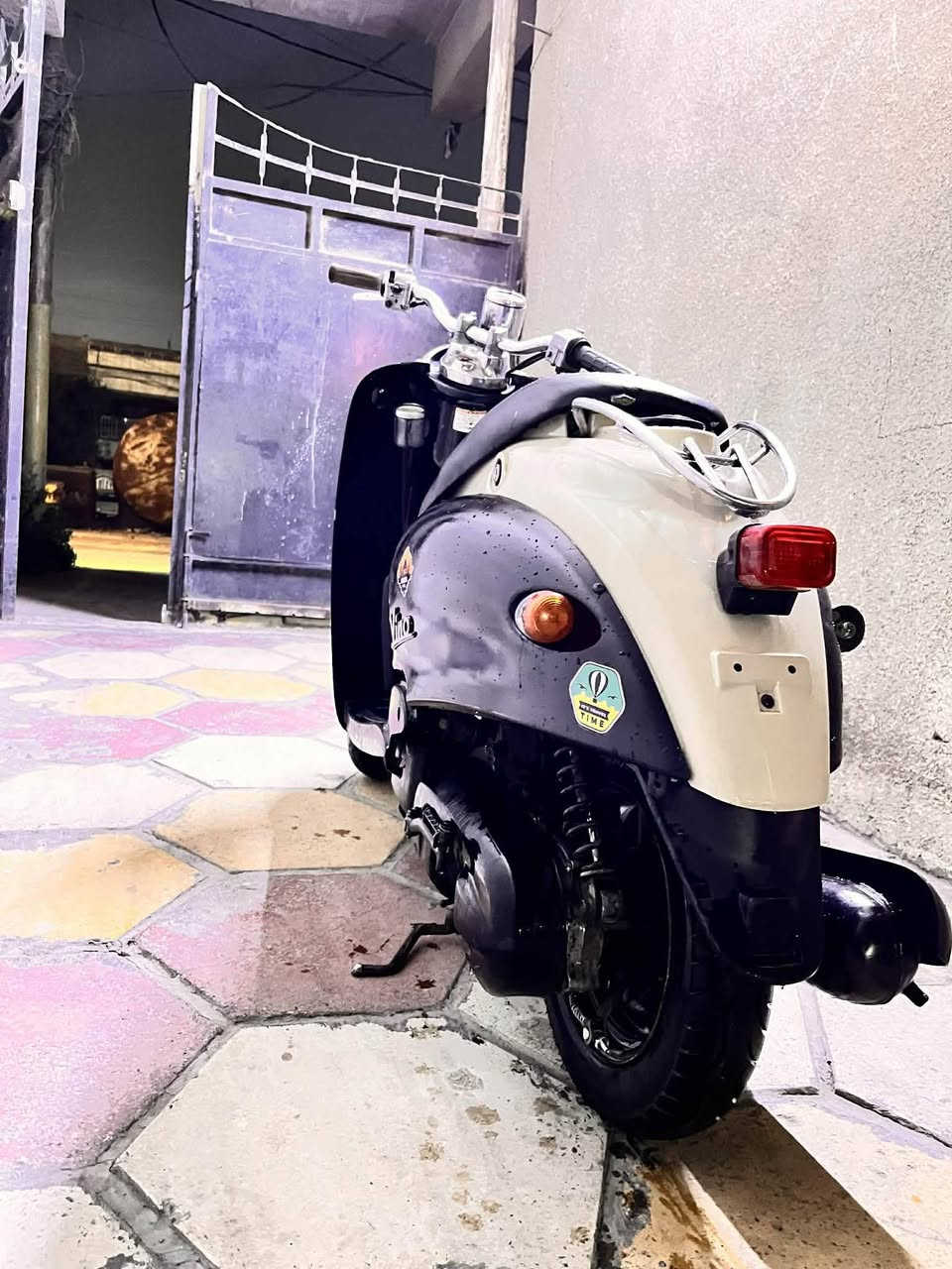 السلام عليكم دراجة كلاسيك  عبد الحليم شغالة   للبيع السعر 250 بيهة مجال العنوان بغداد حي ور رقم الهاتف ***********
