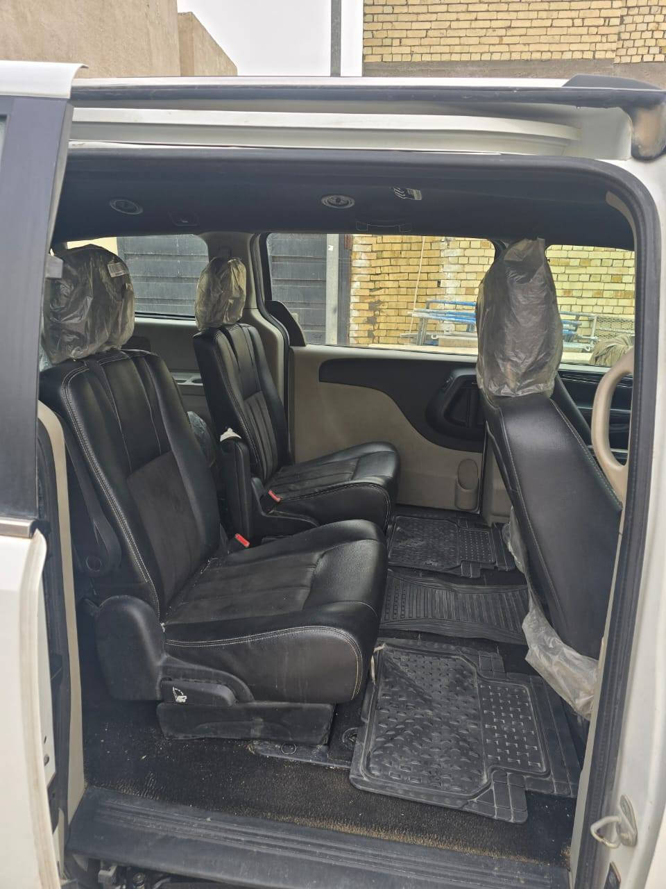 دوج كرفان موديل 2019 مكينه 3600 باب وصندوق كهرباء تشغيل عن بعد كشنات جلد اسود بلع تبريد 3 قطع فرس ارضي وسقفي تحكمات ستيرن مانع انزلاق نضام ايكو اقتصادي
السعر 170 وبيها مجال بسيط الاتصال على صاحب الرقم 
***********
