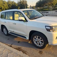 لاند كروزر للبيع 2017 وأيد ادشن فول مواصفات كفاله 07830603169