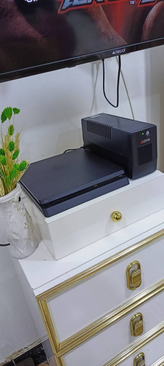 بلي 4
السلم مهكر _ ذاكرة واحد تيرا 
جويستك عدد 2
يو بي اس 
+16 لعبه كلهن قويات مثل ما تشوفون 
جهاز كلش نضيف. كمل عليه ب 450
رايده ب 325 . سبب البيع عدم التفرغ


**إذا كنت صاحب هذا الإعلان وتريد حذفه لأي سبب، رجاءا أرسل رسالة إلى الدعم الفني**