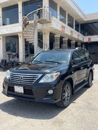 لكزس LX570 • ٢٠١١ • بدون تبديل