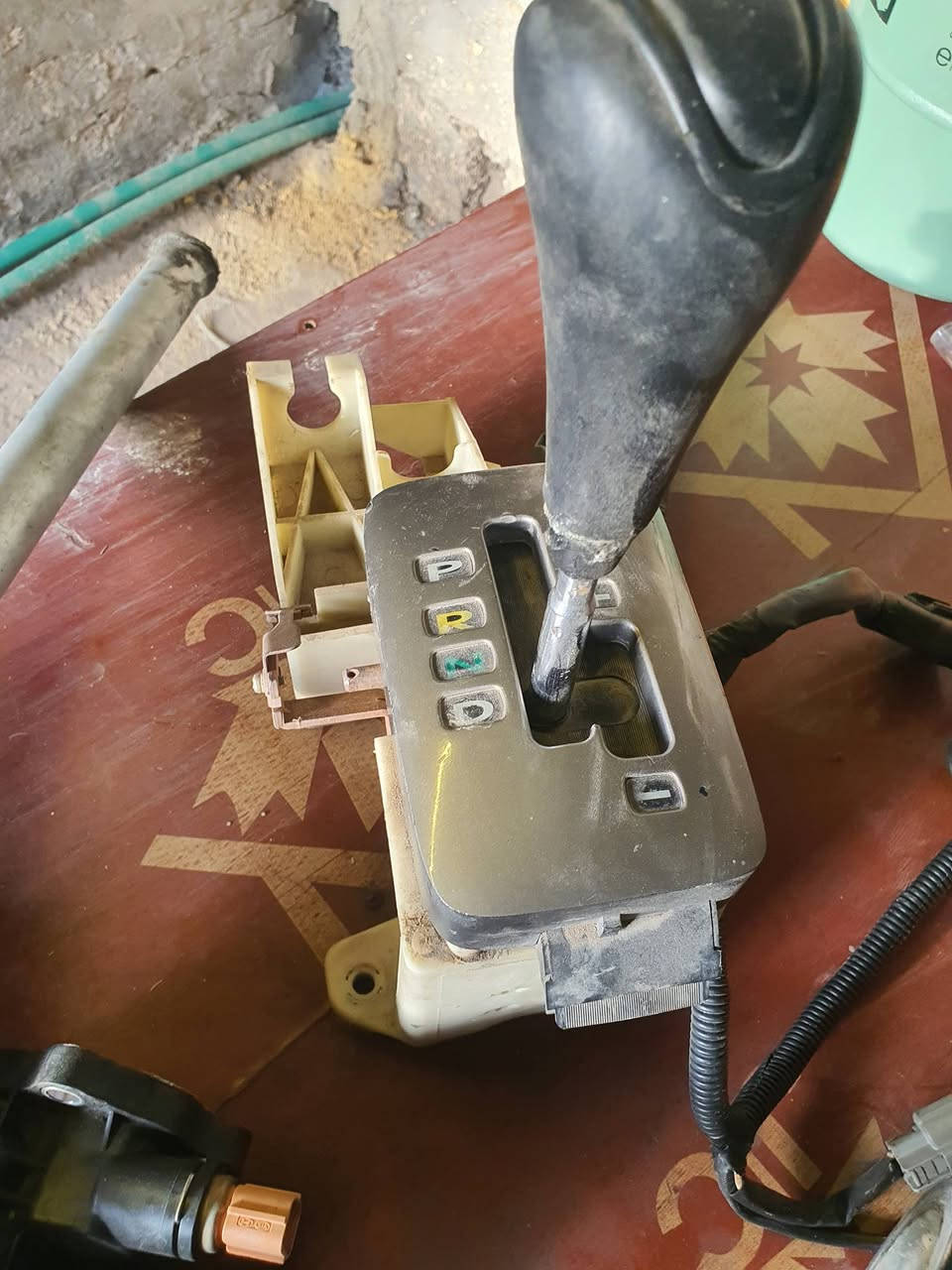 السلام عليكم  غراض اوبتما ٢٠٠٥ ،،،ضفيره محرك +بخاخات مصطره بخاخات  كمبريسر تبريد.   يده كير. كلهم كصه ما عدا اليده كير. 

***********
