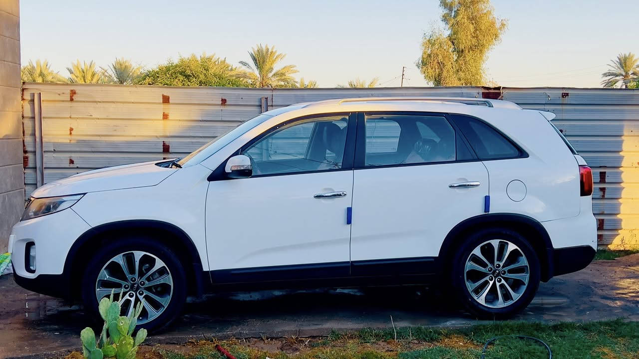 سلام عليكم سياره سورنتو للبيع موديل 14 السعر خاص  مكفوله كفاله عامه ماعده 4اصابع بارد باب الخلفي  موصفات 
1تدفئه تبريد 
2مري شفط
3بصمه تشغيل وابواب 
4حساسات خلفيه 
5مانع انزلاق
6مثبة سرعه
وبقية مواصفات معروفه مكان سياره بابل قضاء القاسم  رقم تلفون ***********
