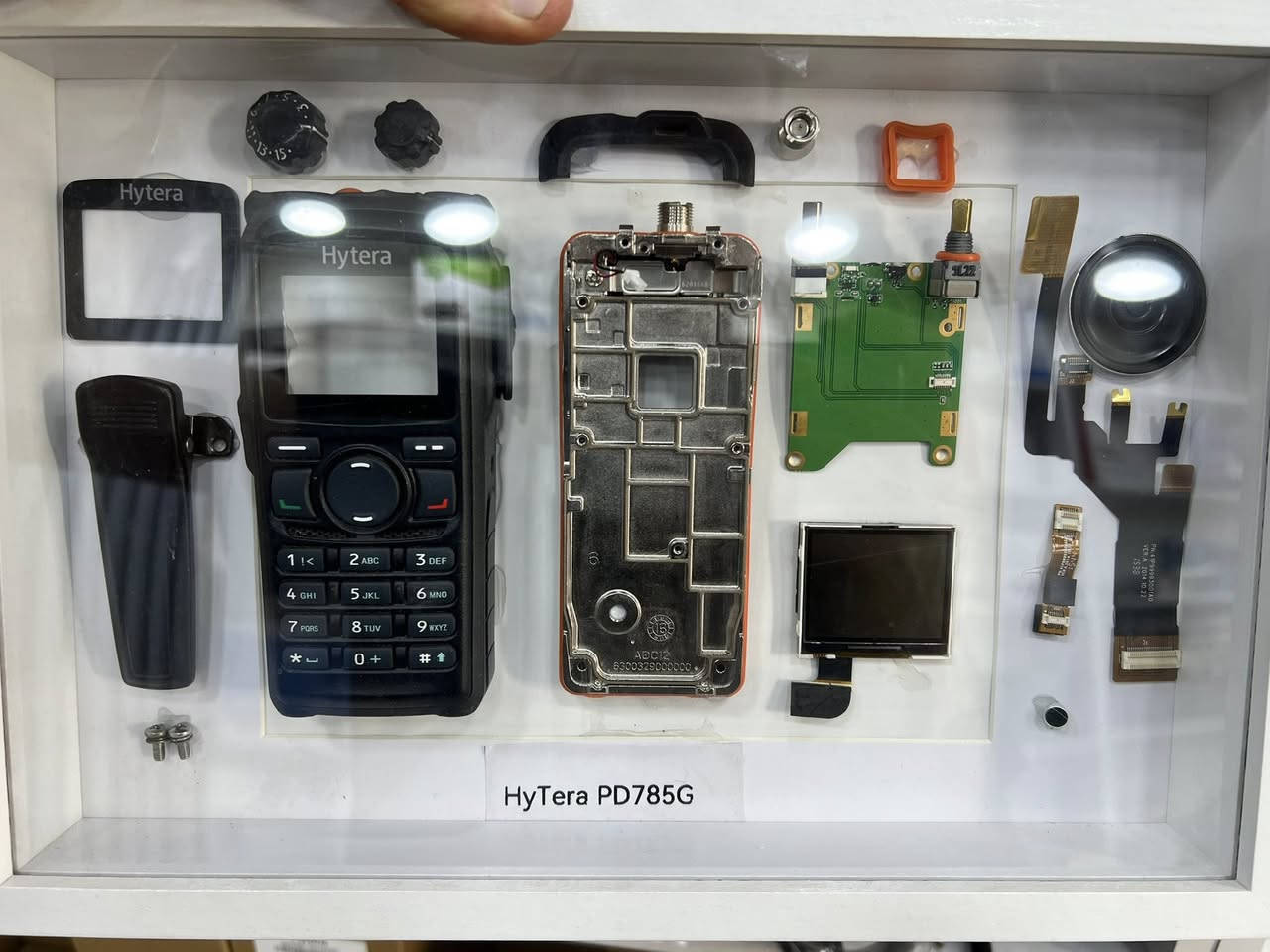 ملحقات جميع الاجهزة شاحنه بطاريه و صيانه و قطع غيار 
مكتب حيدر التميمي 
باب الشرقي مقابيل مصرف الرافدين 
***********
***********
