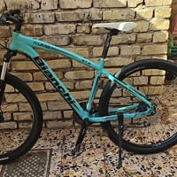 🚴‍♂️ للبيع — Bianchi Kuma 27.5 💙  🔹 حجم 27.5 🔹 سستم Shimano Altus 🔹 سر...
