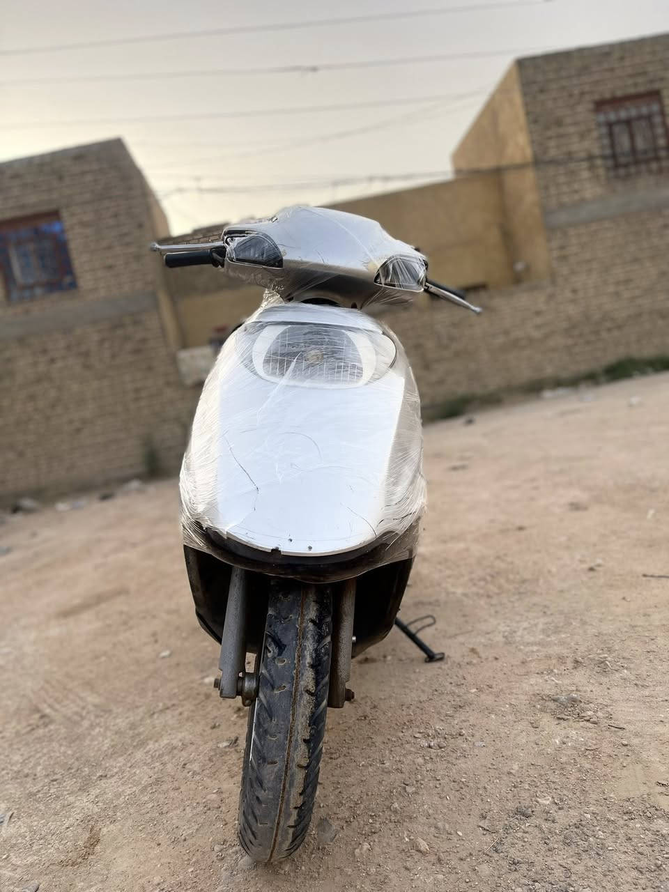 السلام عليكم دراجه سبيسي ياباني شغاله ما مفتوحه بلادي كهربايات شغاله لايت عالي ناصي هورن بكلايت شلعت قويه زوجت تواير جدد بريك مامي خليفي دراجه يرادله ترتيب سعر 225 بيه مجال مكان كربلاء رقم ***********
