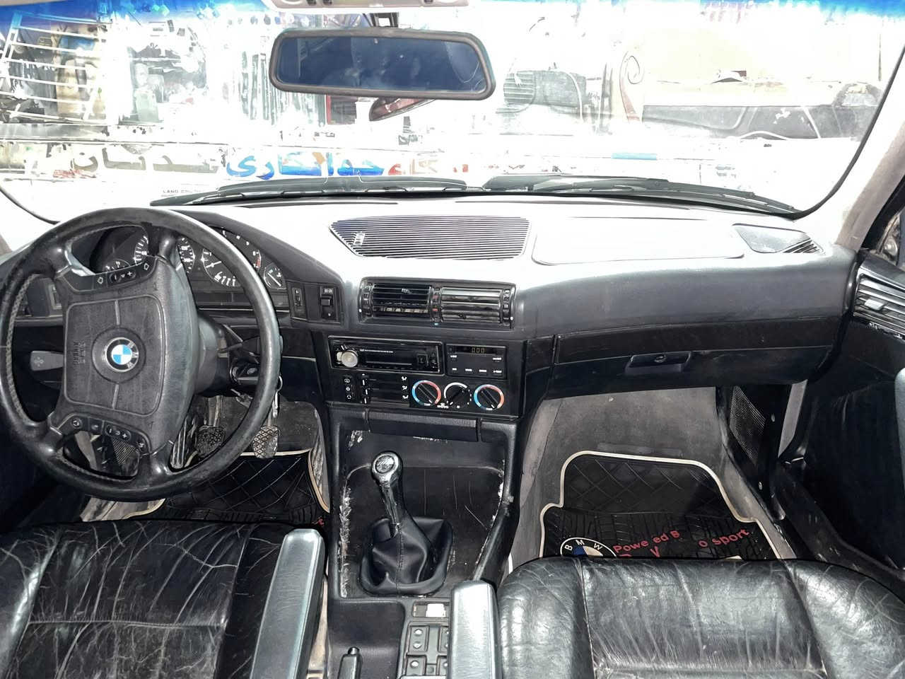 ئارم پلاستيك
كوشن جلد و هيتر 
ده بل چه كمه جه
هه موو گياني له سه ر ده قي شه ريكه يه
بي ده عم و ليدراو 
مه كينه گير به شه رت 
چوار ويل و تايه لوك 
٤٠ گلا
***********
***********
ده ربنيخان
