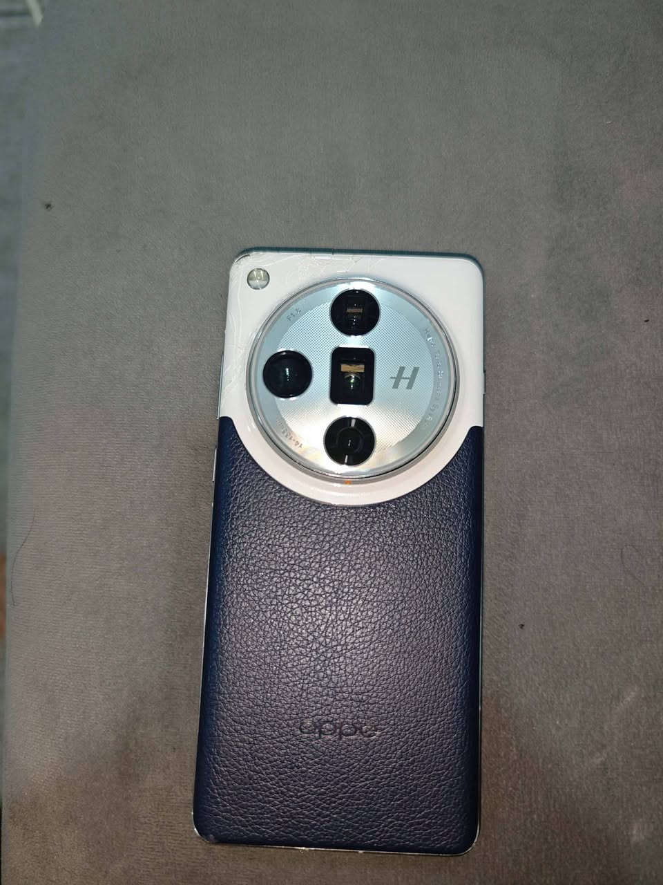 سلام عليكم جهاز oppo find x7 للبيع
نسخة صينية مثبت بيه خدمات كوكل بلي بلادي 
مبدل شاشة اصلية وكالة
كاملة بصمة و120 فريم من الاخير شاشة بلادية 
الظهر اكو بيه فطر ما مأثر 
شاحنة  بلادية وياه 
السعر 530 الف  وبيه مجال مكاني كركوك 
رقمي ***********  آسيا 
      *********** زين
