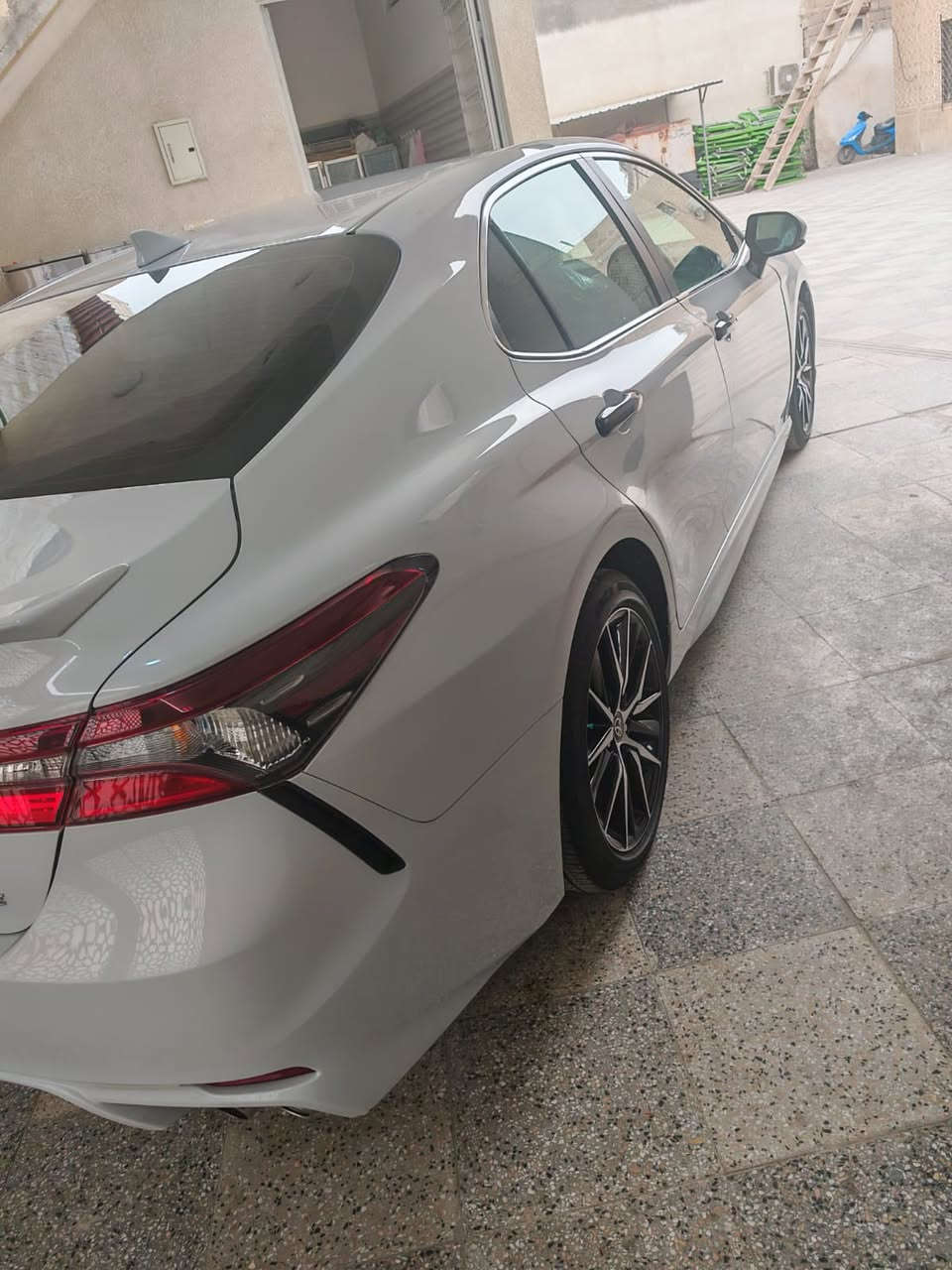 سلام عليكم اخوان كامري مديل ٢٠٢٤ مريكي كفاله عامه داخله نسبه تعمل وتسير شرط فول ماشيه ١٩ مكان بصرة رقم هاتف ***********سعر ٢٤٥
