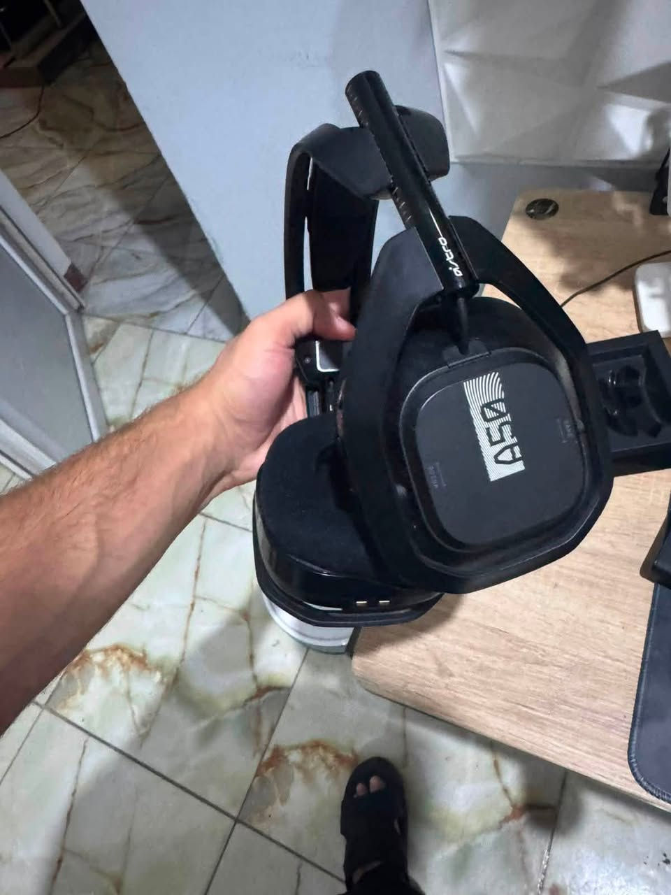السلام عليكم سماعات astro A50  للبيع نضيفه وكامل ملحقاتها موجوده سعرها ١٣٥ الف
مكاني بغداد حي الجهاد 
رقمي ***********
