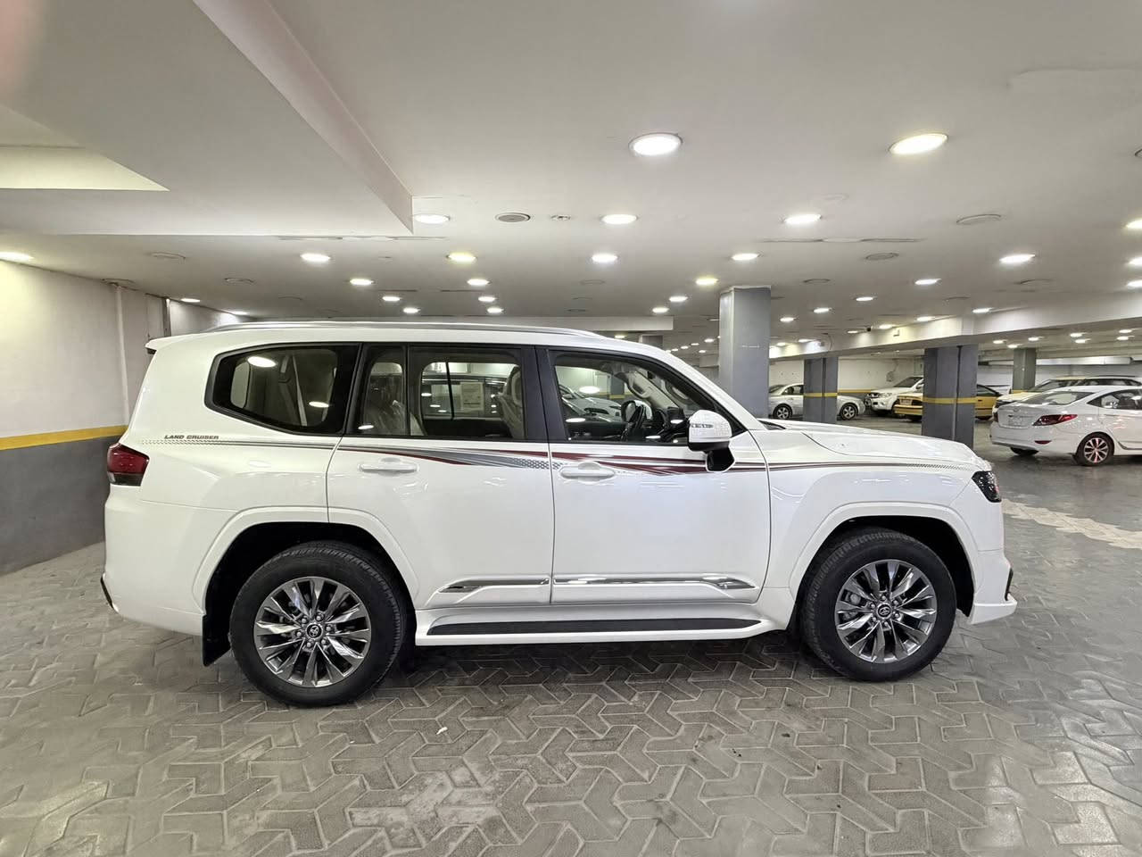 السلام عليكم تيوتا لاندكروز 2024 GXR limited بريم اصل ماشية  14km مكفولة
رقم بغداد باسمي
فول مواصفات
3 شاشات 2 سماعات
5 كامرات 3 مرايا تعتيم ذاتي مع مري قلاب
صندوق كهرباء كراسي كهرباء
كشنات جلد
شاحن لاسلكي+ تبريد كشنات
بصمة دخول 4 ابواب
وبقية لمواصفات سيارة  
 السعر 720$ وبيهة مجال 
العنوان بغداد البنوك 
الاستفسار ***********
