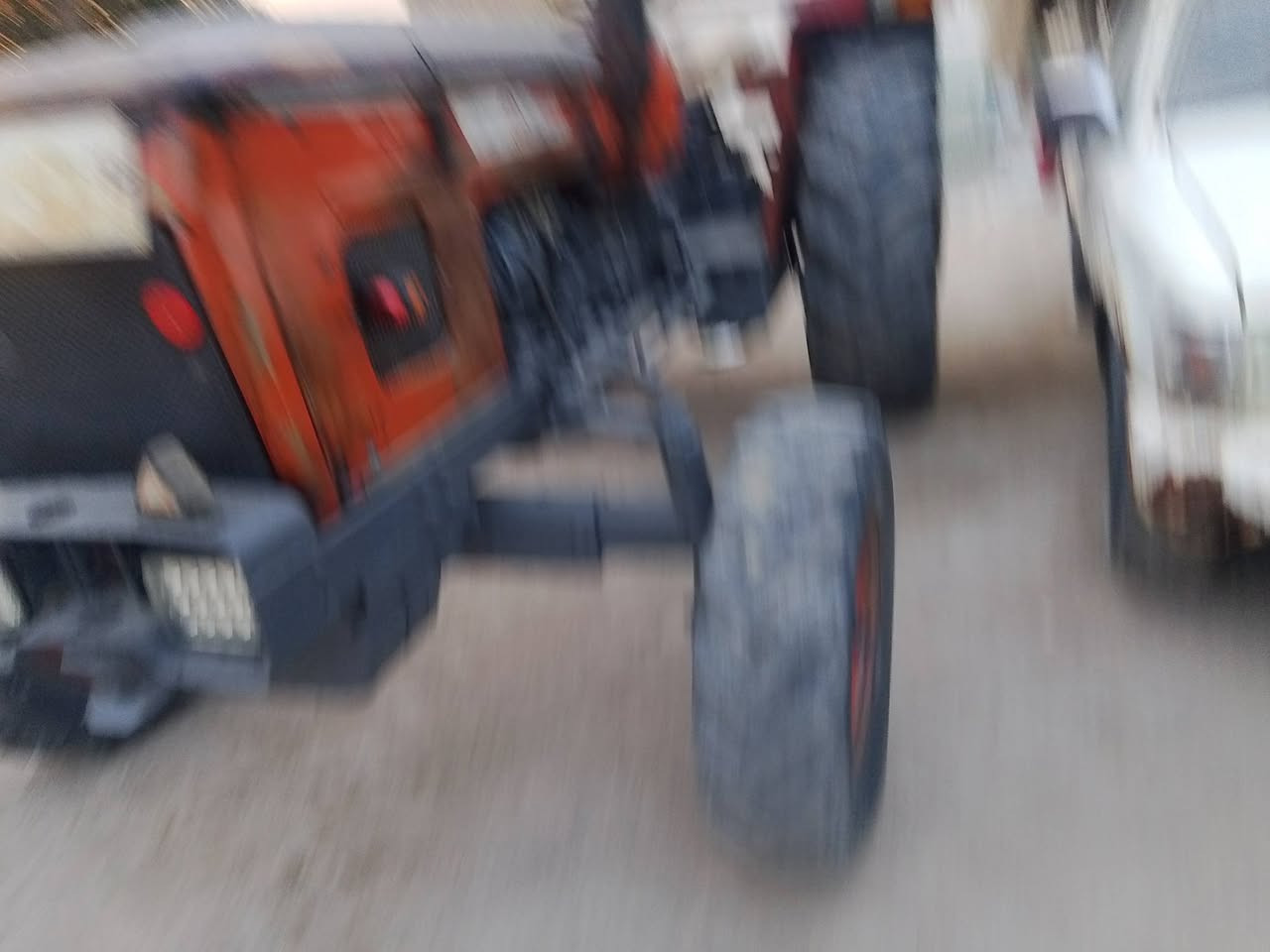 البيع عنتر موديل 90رقم وسنويه نضيفه جدا  عنوان ميسان طريق الكحلاء ***********
