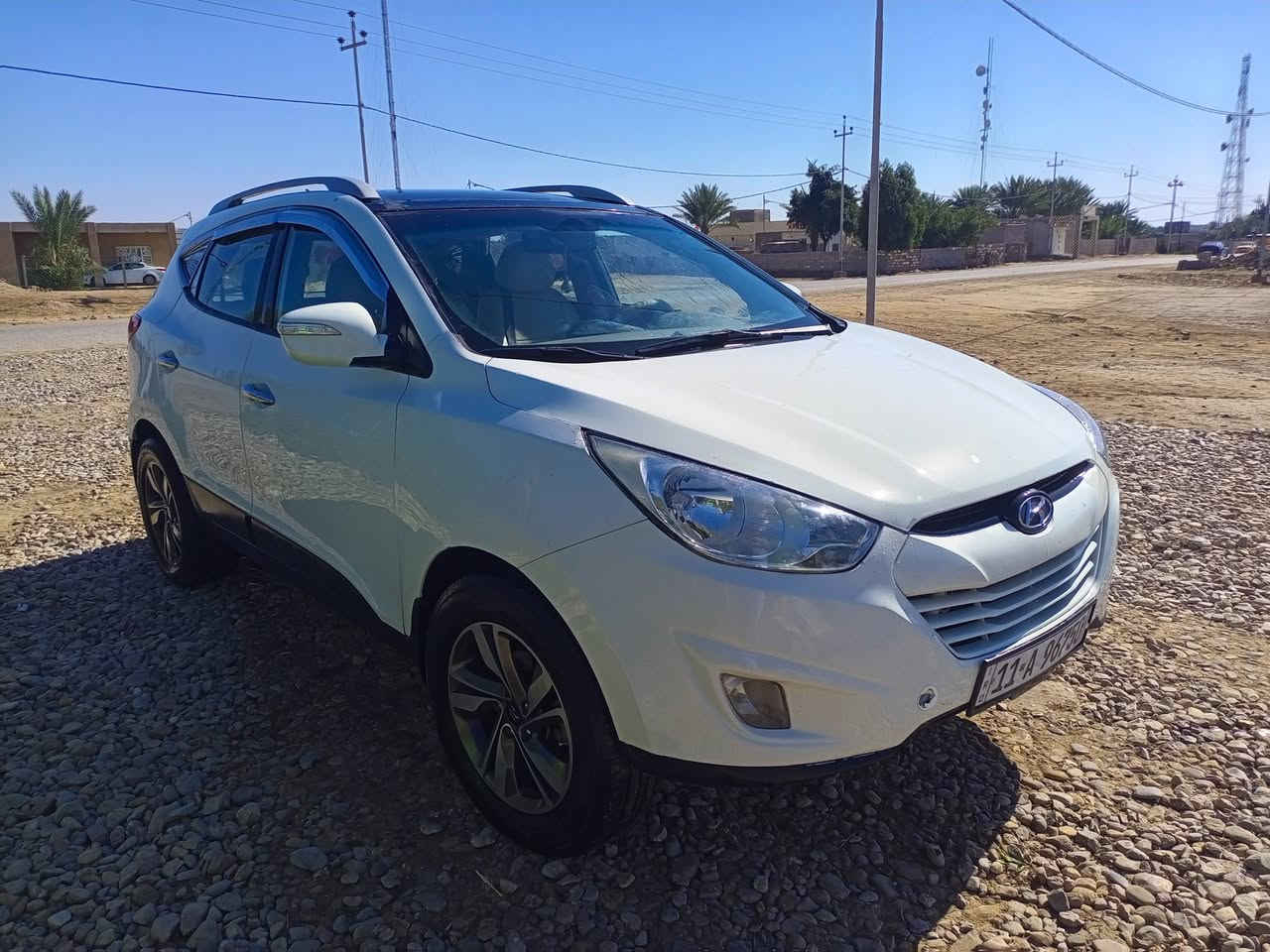 بسم الله الرحمن الرحيم
السلام عليكم 
توكسان للبيع موديل 2011 خليجي رقم بغداد باسمي تحويل مباشر بيها مكانات صبغ
 مواصفات بانوراما اشاير تحكمات كامره 
سعرها 110وبيها مجال بسيط 
مكاني واسط الزبيدية 
***********
