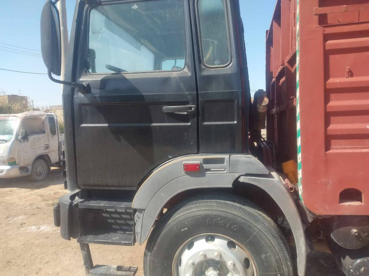 تك رينو موديل 94جاهزه من كلشي بااسمي بالسنويه 4طن ***********
