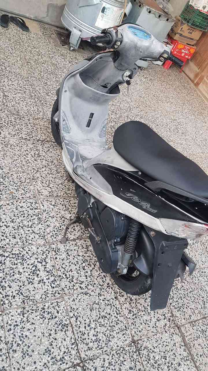 ماكس منغولي دراجه كامله ما ناقصهة شي ختم واحد ويه المكينه  مكاني بغداد الشعب لل اتصال *********** السعر ٥٢٥
