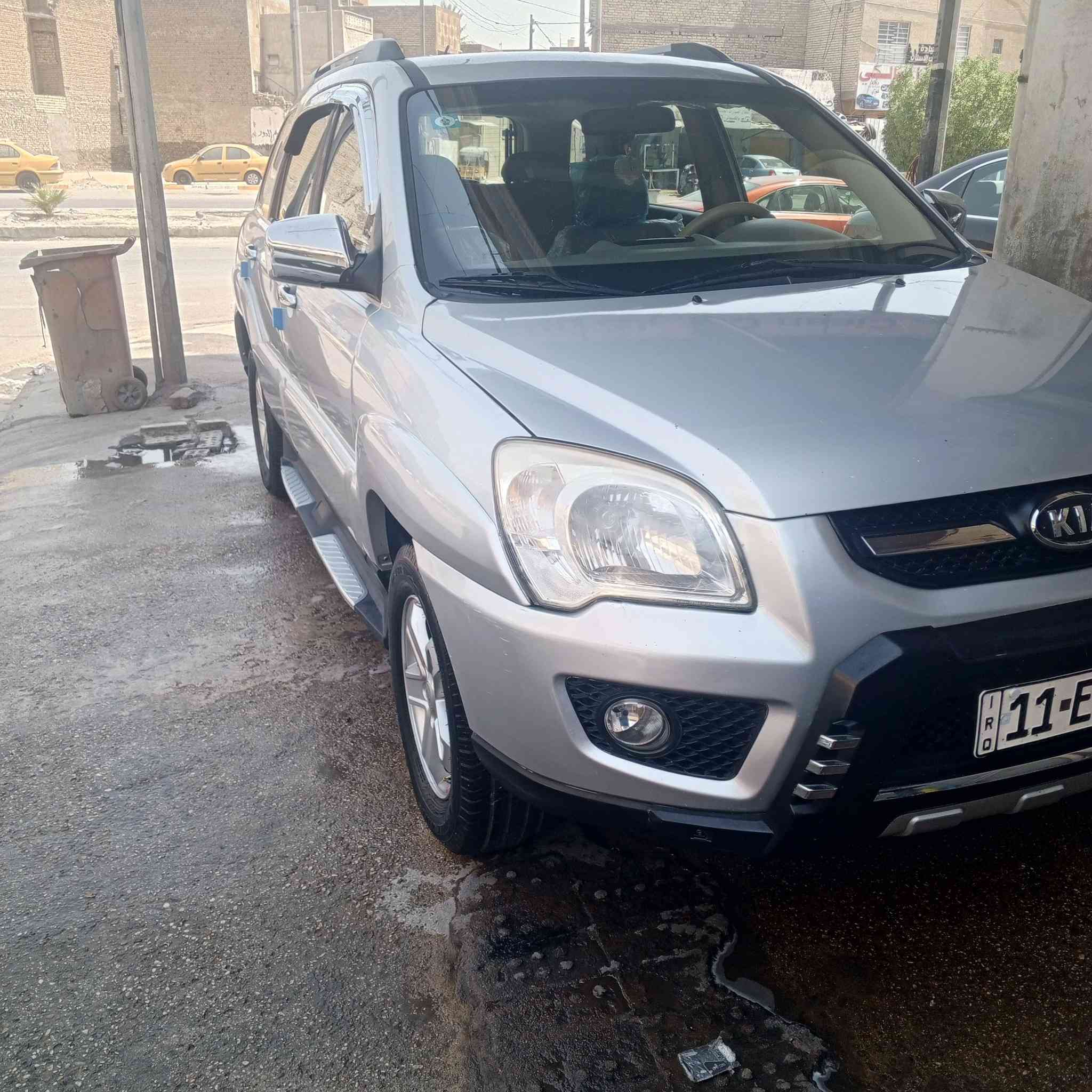 السلام عليكم للبيع كيا سبورتج موديل 2009 سياره جديده وارد سعودي داخل بيجي سياره جديده مواصفاتها اي بي اس بروجكتر شاشه كبيره محرك 2000 دوش صدر خلفي امامي جديد سعر المطلوب 120 وبيها مجال بسيط الهاتف ***********
