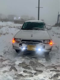 تويوتا محسن • ٢٠٠١ • داخلي احمر