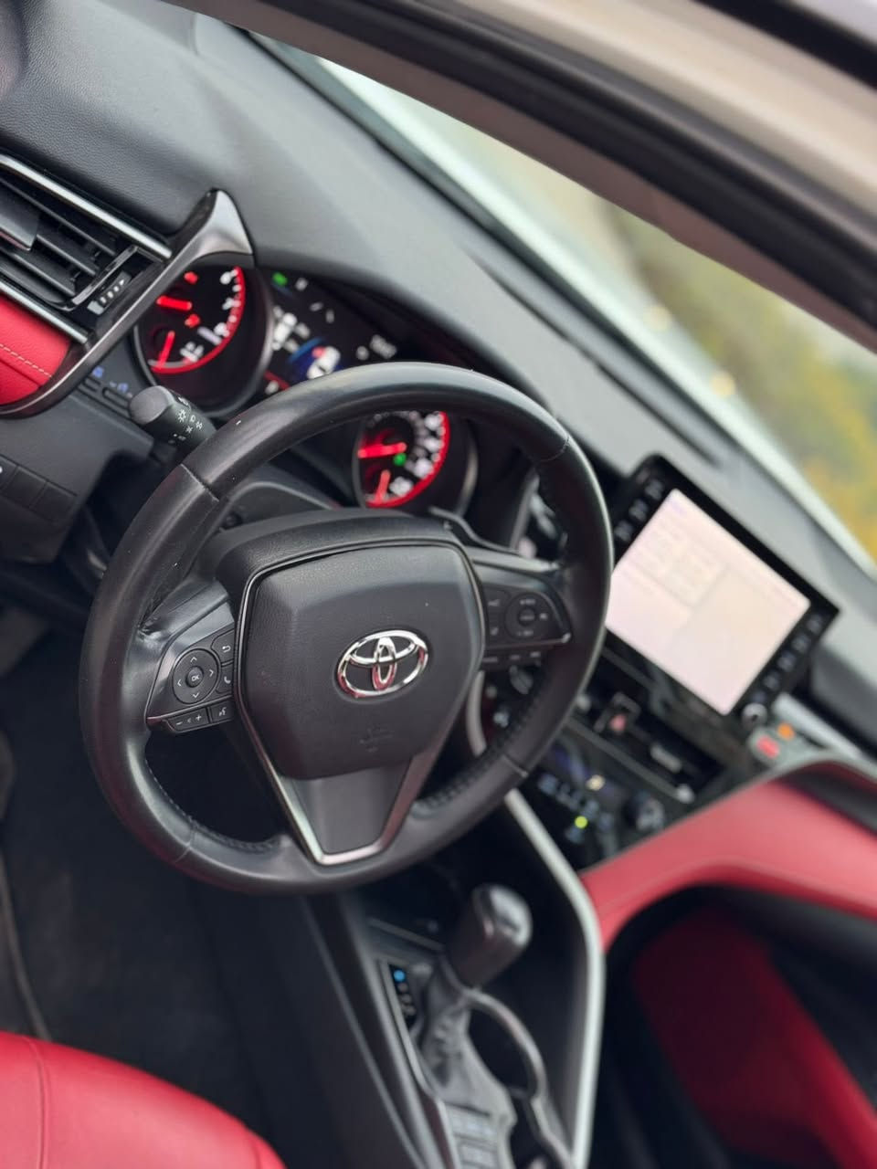 سلام عليكم للبيع كامري xse
وارد امريكي حادث جاملغ وبنيد فقط 

 اعلى مواصفات موديل 

بانورما 

داخل احمر 

تو كلر بلادي 

ماشيه ٢٠ الف 

سياره جديده ومناقصها اي شي 

مكانها بغداد 

رقم صاحب سياره ***********
