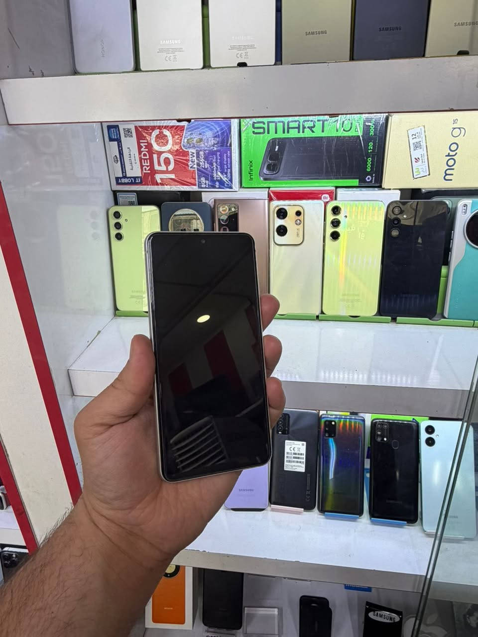 سامسونج اس 21 FA  ذاكرة 256
العشوائية 8 مستخدم قليل مكفول دبل خطين نظافته ١٠٠/١٠٠   
((( السعر فقط 275 الف  🔥)))
وشعندك للبيع او مرواس او تشتري كلشي نستقبل راسلني عالخاص عنواني النجف 
*********** رقمي هذا للاستفسار
