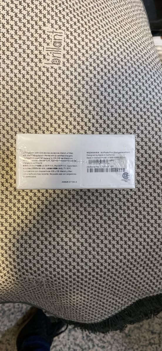 ايربود جيل الثاني برو اصلي ممفتوح جديد السعر ٢٤٠ بي مجال للاستفسار *********** بغداد, العراق
