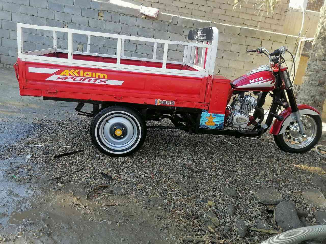 للبيع تعمير ٢٥ رقم ذي قار ابيض راعيه بسوك ماندله سنويه موجوده مكان سوق الشيوخ لعكيكه *********** سعر ١٦٠٠
س
