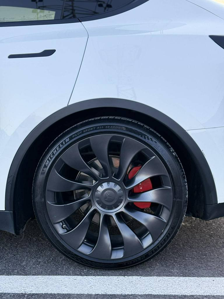 انضف تيسلا ب كل عيراق 
Tesla model Y performance dual motor 
2023 
كلين تايتل دعامية ل دعامية ب شرط
بدون صبغ 
بدون دواخل و بدون ارباك 
دواخل ابيض 
ماشية ٣٤ الف 
بيها ppf ب امريكا 
سيارة اونلاين 
مكاني اربيل 
سعر ٢٦٥ قفل 
*********** واتس اب أربيل, العراق
