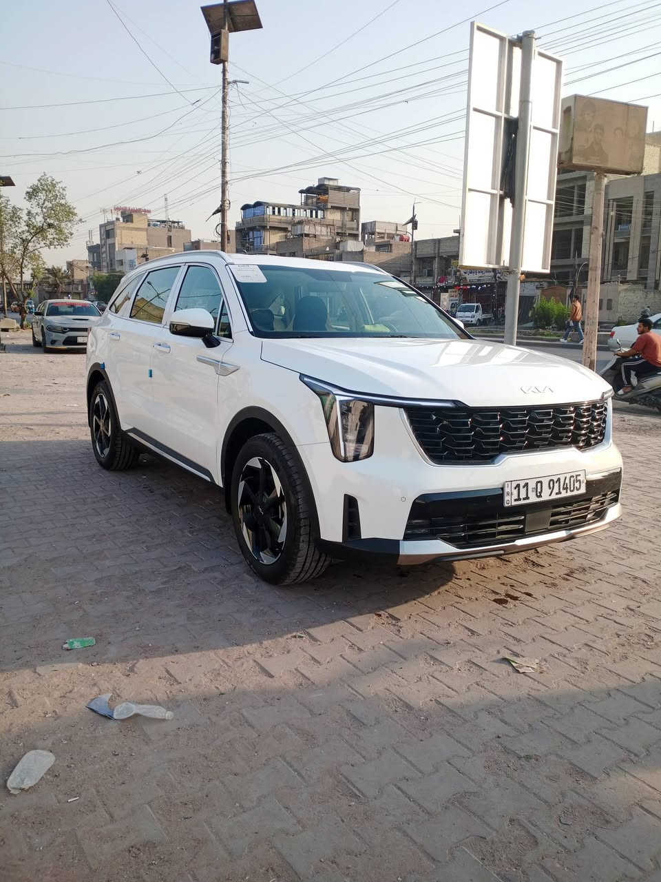 السلام عليكم للبيع سورنتو خليجي  موديل2024 رقم  بغداد بسمي الدولي مكفول كفاله عامه جديدة بمعنى الكلمة
ام الضمان 
بصمه تشغيل
بصمه ابواب
كشنات كهرباء 
محرك 4 تنفس طبيعي
شاشه ايباد 
تبريد ثلاث قطع
سبعه راكب
شفتات ستيرن 
كير عصه 
كامرة خلفية
4انظمه قيادة  
جنطه شفط
مري شفط
إنارة داخليه متغيرة
 إشارة ترحيب
شاحن 
حساس امامي
حساس خلفي
سبير منازل 
ماشيه 13 الف حقيقي 
السعر (270)$ موقع سياره بغداد 
***********
