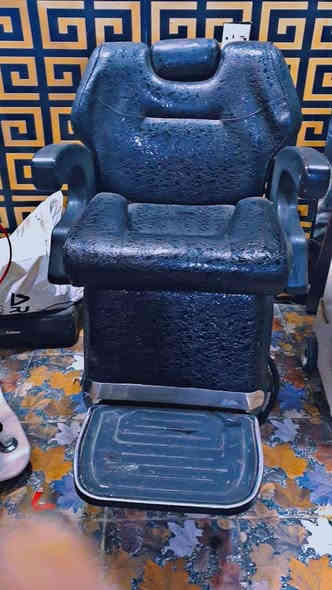 اغراض حلاقه للبيع بغداد حي القاهره ***********
