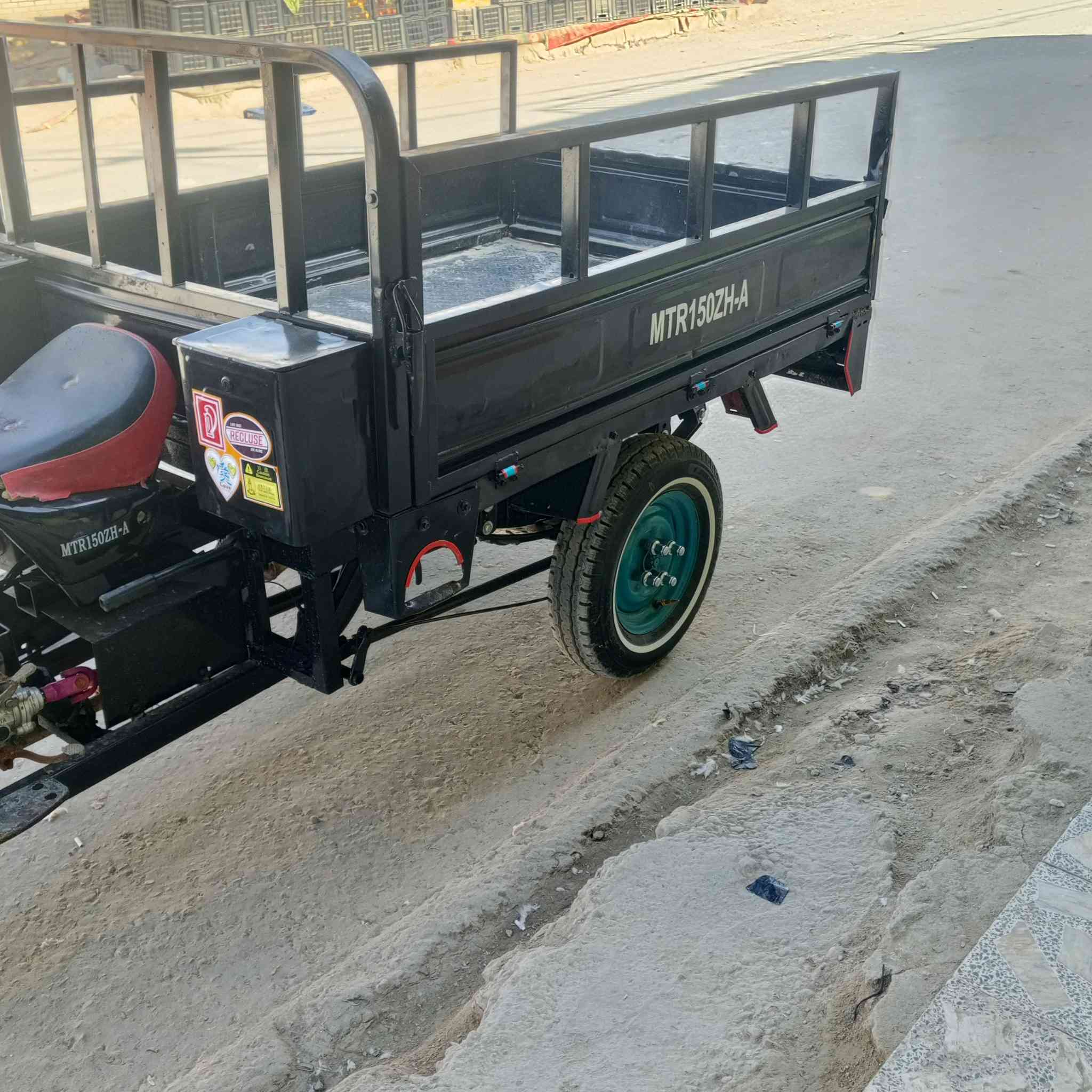 السلام عليكم ستوته امتياراوراق  مديل 2013تعمير جديد كله اصلي وكيل نجف جبريل باقي التفاصيل اتصال على هذا الرقم ***********
