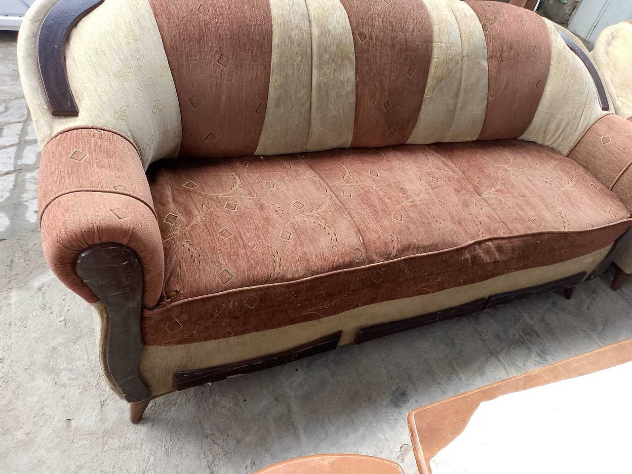 تخم ١٠ مقاعد سعر بلاش 

سعر ١٠٠ الف فقط 💥😯


**إذا كنت صاحب هذا الإعلان وتريد حذفه لأي سبب، رجاءا أرسل رسالة إلى الدعم الفني**