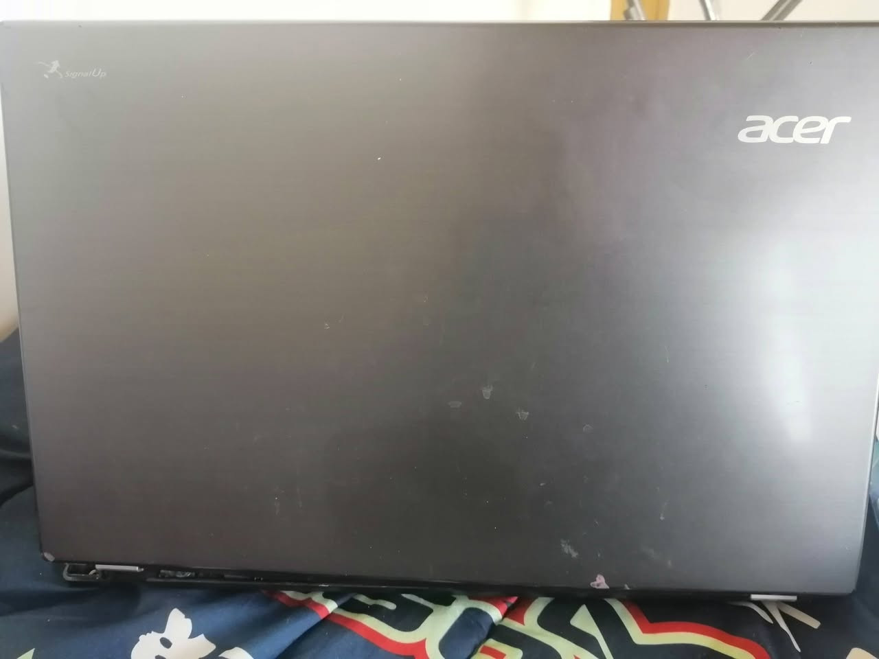 السلام عليكم لابتوب للبيع
من شركة acer 
لابتوب قديم ما يشتغل ويه الشاحنة 
يفيد الي يريد يفصخه
 او يصلحه و يستخدمه

السعر (15الف) قفلل
عنواني بالنجف حي المكرمة


**إذا كنت صاحب هذا الإعلان وتريد حذفه لأي سبب، رجاءا أرسل رسالة إلى الدعم الفني**