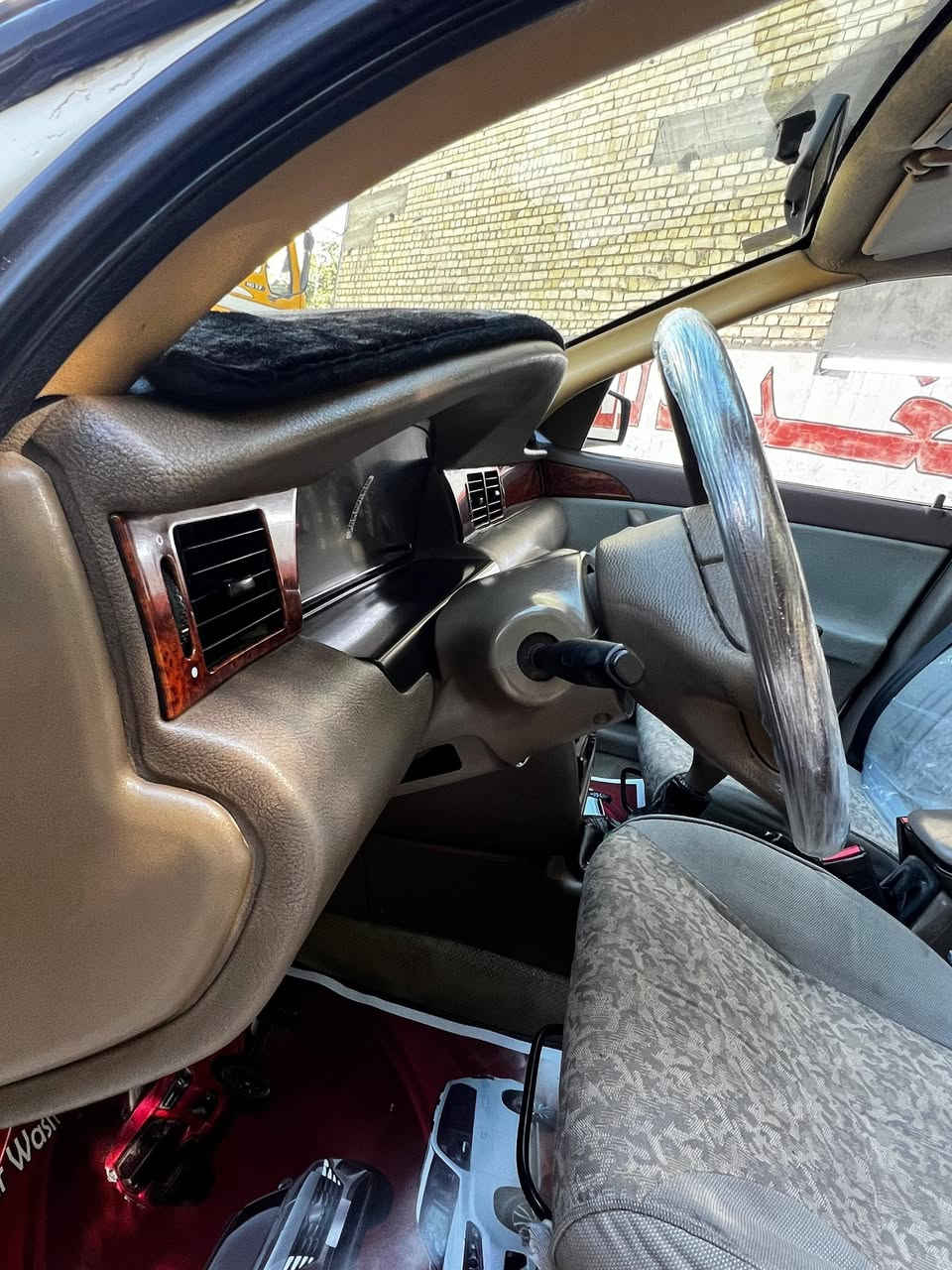 السلام عليكم سمند موديل ٢٠١٢ السياره بلاديه كلهه ونضيفه جداا كير ومحرك وحداديه امامي وخلفي كله جديد تبريد ثلج كهربائيات كلهه شغاله دواخلهه عله وضع الشركه السياره جاهزه ومابيه اي نقص بأسمي ارقام وهزه جديده السعر ٥٠ وبيه مجال قليل الشراي يتصل أو يجي واني بالخدمه مااكطع سعر بالتليفون *********** السياره جديده حته دوساتهه بلاديه
