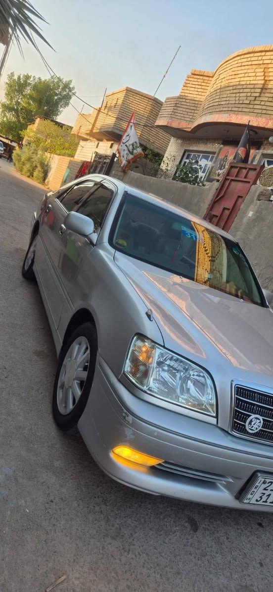 للبيع تيوتا كراون 2002.
مكان سياره 
السعر 133 ورقه وبيها مجال للطيبين. 
بصره🌺

اللون          سلڤري😊.
 واصولي وكفاله عامه

رقم سليمانيه الجديد الأنگليزي شرط المداور ثاني يوم سنويه نافذه لغاية 2028 واصولياتها مضبوطه💯.
مكفوله كفاله عامه من كص وضربه ونقل جثه ورسميات والأصوليات.

المواصفات 👇
3دكم أصل.
كرستال أصل مو شد.
اشرط ترايك 180 وتهد ستيرن.
مكينتها ديفور الكبير الحجم 3000 شاصي75.
اربع كشنات كهرباء متحرك.
ستيرن كهرباء متحرك.
برده خلفيه كهرباء أصليه.
مري كهرباء+هيتر♨️.
تبريد ثلج ❄️متحرك.
داخل بيجي مطعم بصاج.
ويل كب نجمه ابيض حجمه16.
تخم تاير جديد.
دليل امامي شذره زرقاء.
لايتات كرستال زنون أصل.
بگ لايتات لد كرستال.
شاشه كرستال ترحيب.
شاشه تاب عارض.
لحيه اماميه.
جامات اربعه اوتو.
تحكمات خلفيه شغاله.
سستم صوت+دمامات فد شي.
كروز تثبيت سرعه.
حداديه شرط اسفنجه.
والسياره ماعايزه برغي كامله على اخر حبايه. 
والسياره بالواقع اجمل من الصور  ***********
***********
