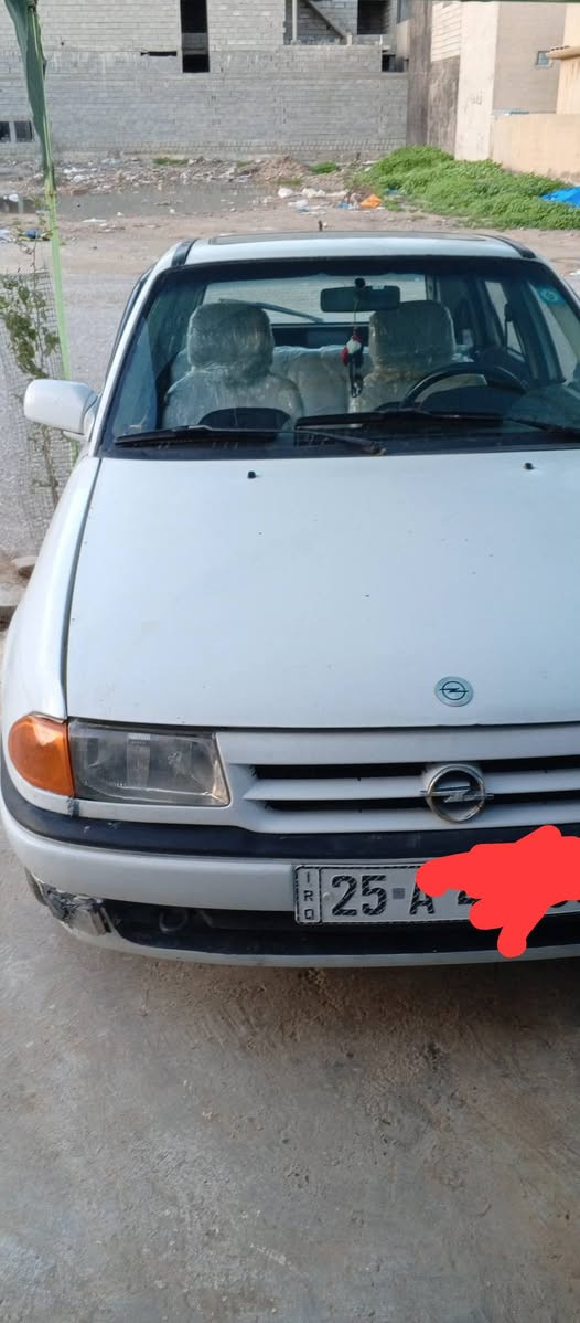 اوبل استرا 1992 محرك 16 گير عادي فتحه سقف سيارة بلادية بدون صبغ بدون حادث  سنوية لي 30 رقم كركوك مشروع وطني السعر 39 وبيها مجال للشراي ***********
