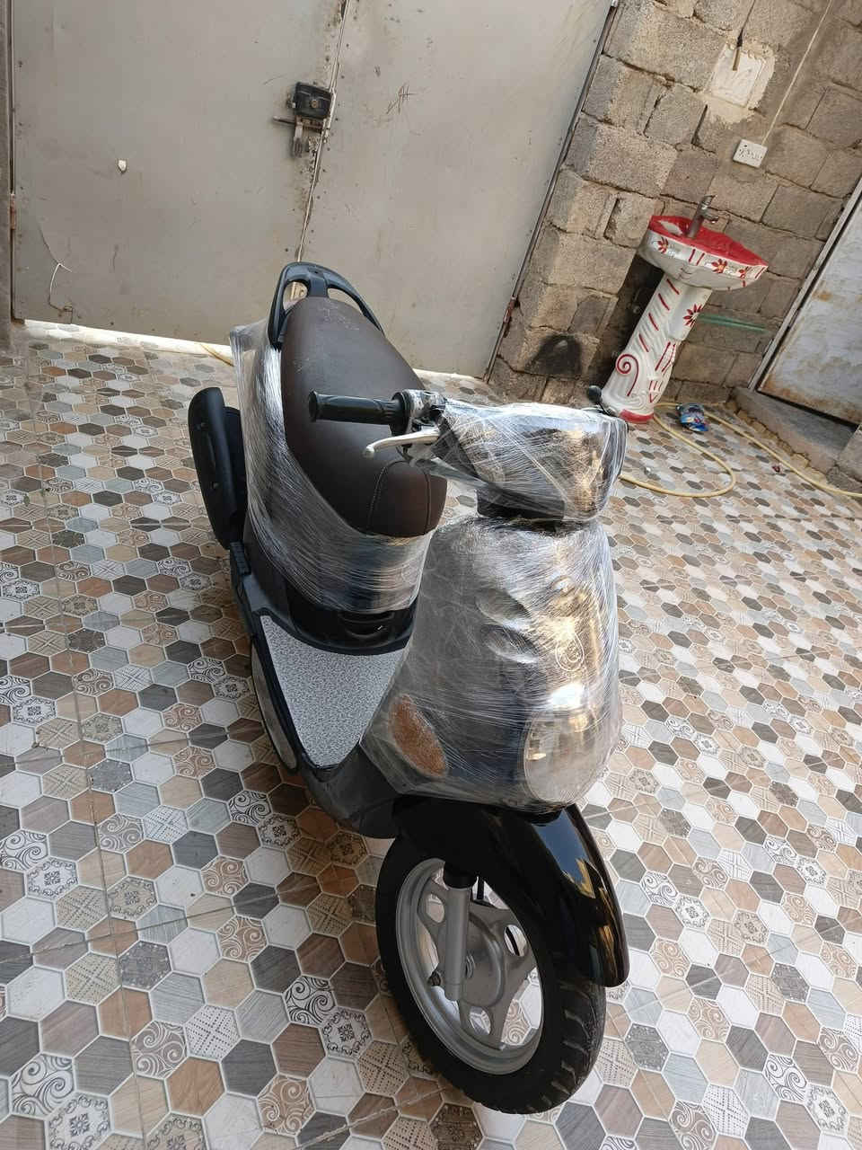 السلام عليكم دراجة فلة مكفولة كفالة عامة ماشية 28الف اوراقهة مال الرمبة موجودات مكاني كوت زين القوس متواجد خاص وهاذ رقمي ***********
