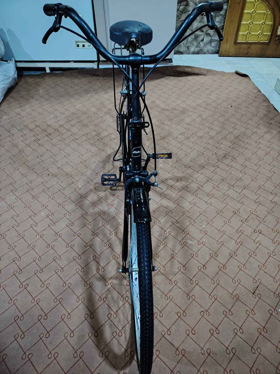 سلام عليكم شباب باسكل باله للبيع حجم26 أي نواقص مابي السعر خاص المكان طقاط العلوي شريفه متواجد على صفحه وعلى رقم موجود ***********
